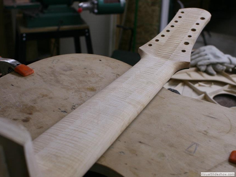 015_neck_carved