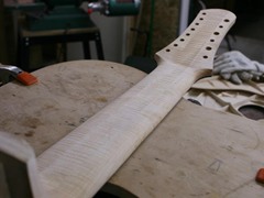 015_neck_carved